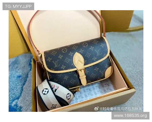 探索威尼斯54L:这款经典手袋的独特魅力与时尚搭配 探索威尼斯54L:这款经典手袋的独特魅力与时尚搭配